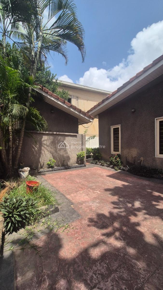 Massive 7 Bedroom Fully Detached Duplex with 2 Rooms Bq & 2 Bedrooms Chalet, Ikeja Gra, Ikeja, Lagos, Detached Duplex for Rent