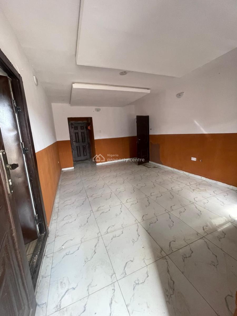 Lovely 2 Bedroom Flat, Iwaya, Yaba, Lagos, Flat / Apartment for Rent