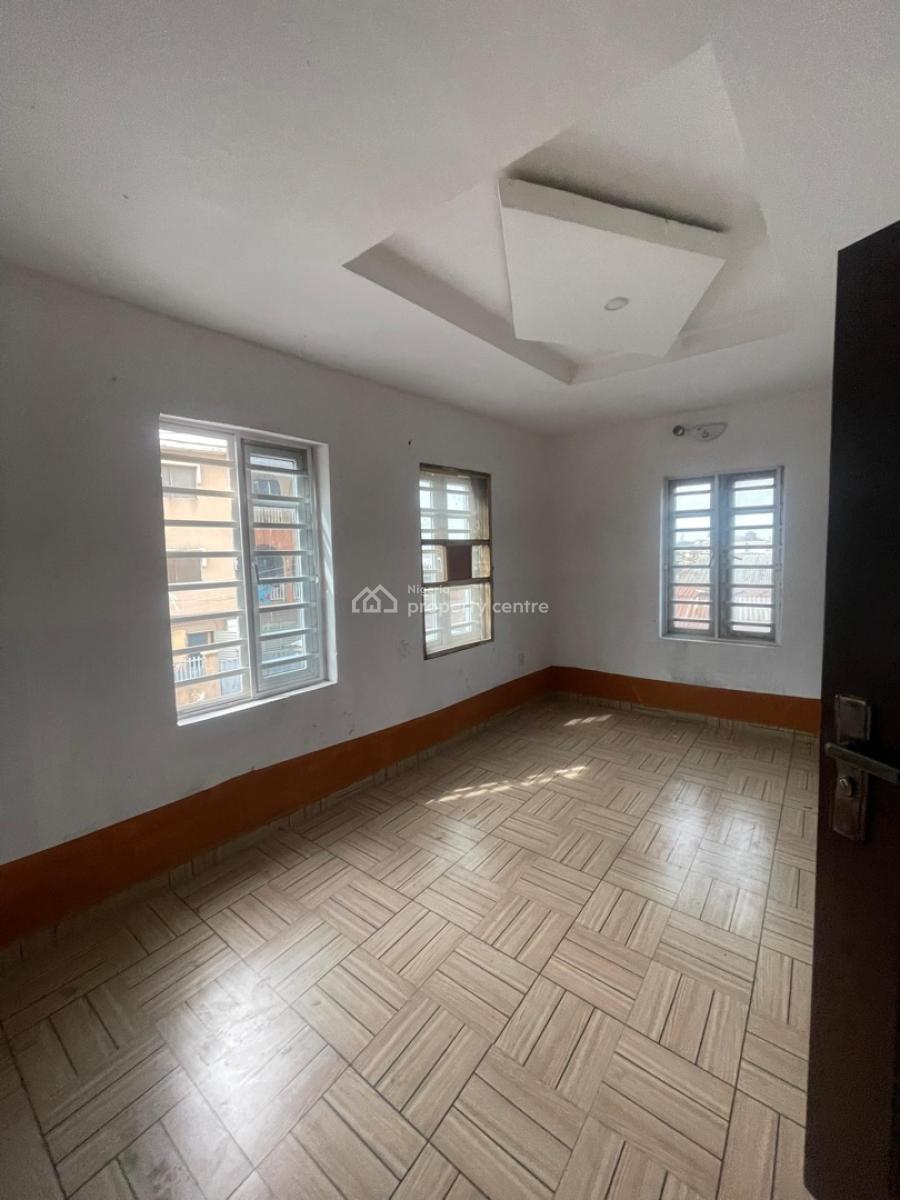 Lovely 2 Bedroom Flat, Iwaya, Yaba, Lagos, Flat / Apartment for Rent