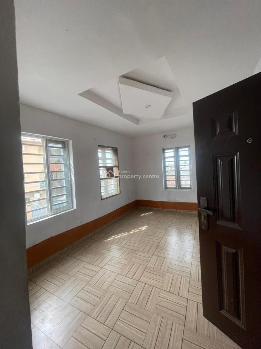 Lovely 2 Bedroom Flat, Iwaya, Yaba, Lagos, Flat / Apartment for Rent