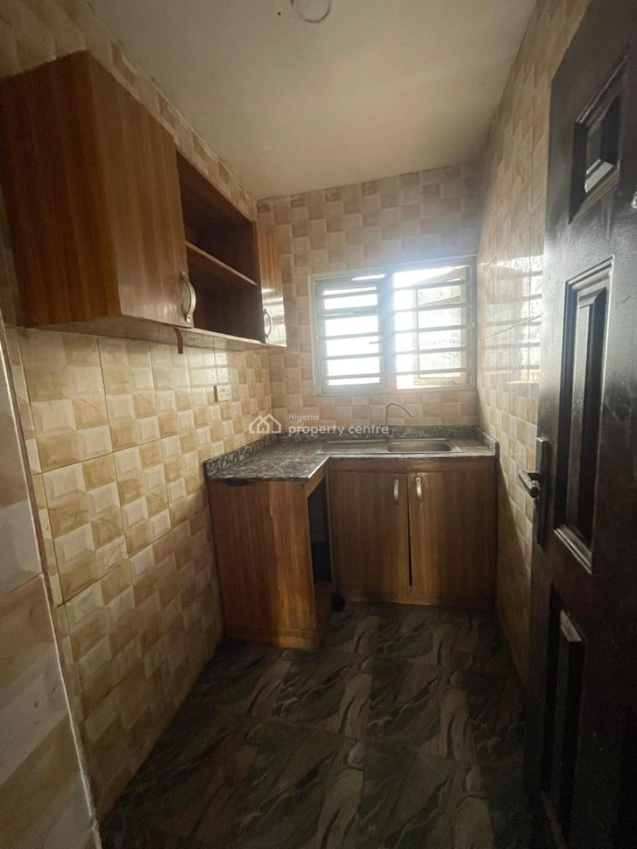Lovely 2 Bedroom Flat, Iwaya, Yaba, Lagos, Flat / Apartment for Rent