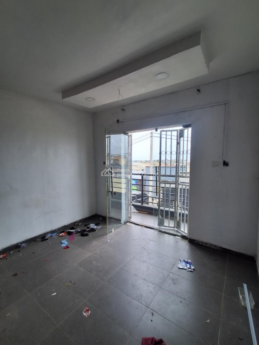 Shop Upstairs, Addo Road, Ado, Ajah, Lagos, Shop for Rent