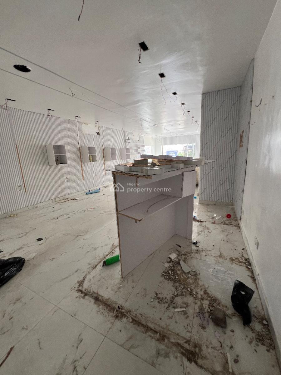 a Very Spacious Shop Upstairs at Lekki Phase 1, Lekki Phase 1 Lekki Lagos, Lekki Phase 1, Lekki, Lagos, Shop for Rent