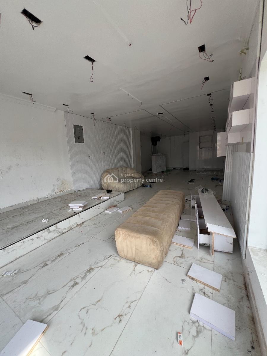 a Very Spacious Shop Upstairs at Lekki Phase 1, Lekki Phase 1 Lekki Lagos, Lekki Phase 1, Lekki, Lagos, Shop for Rent