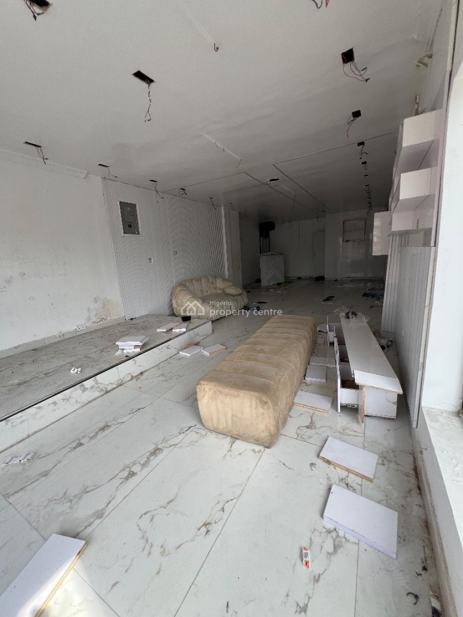 a Very Spacious Shop Upstairs at Lekki Phase 1, Lekki Phase 1 Lekki Lagos, Lekki Phase 1, Lekki, Lagos, Shop for Rent