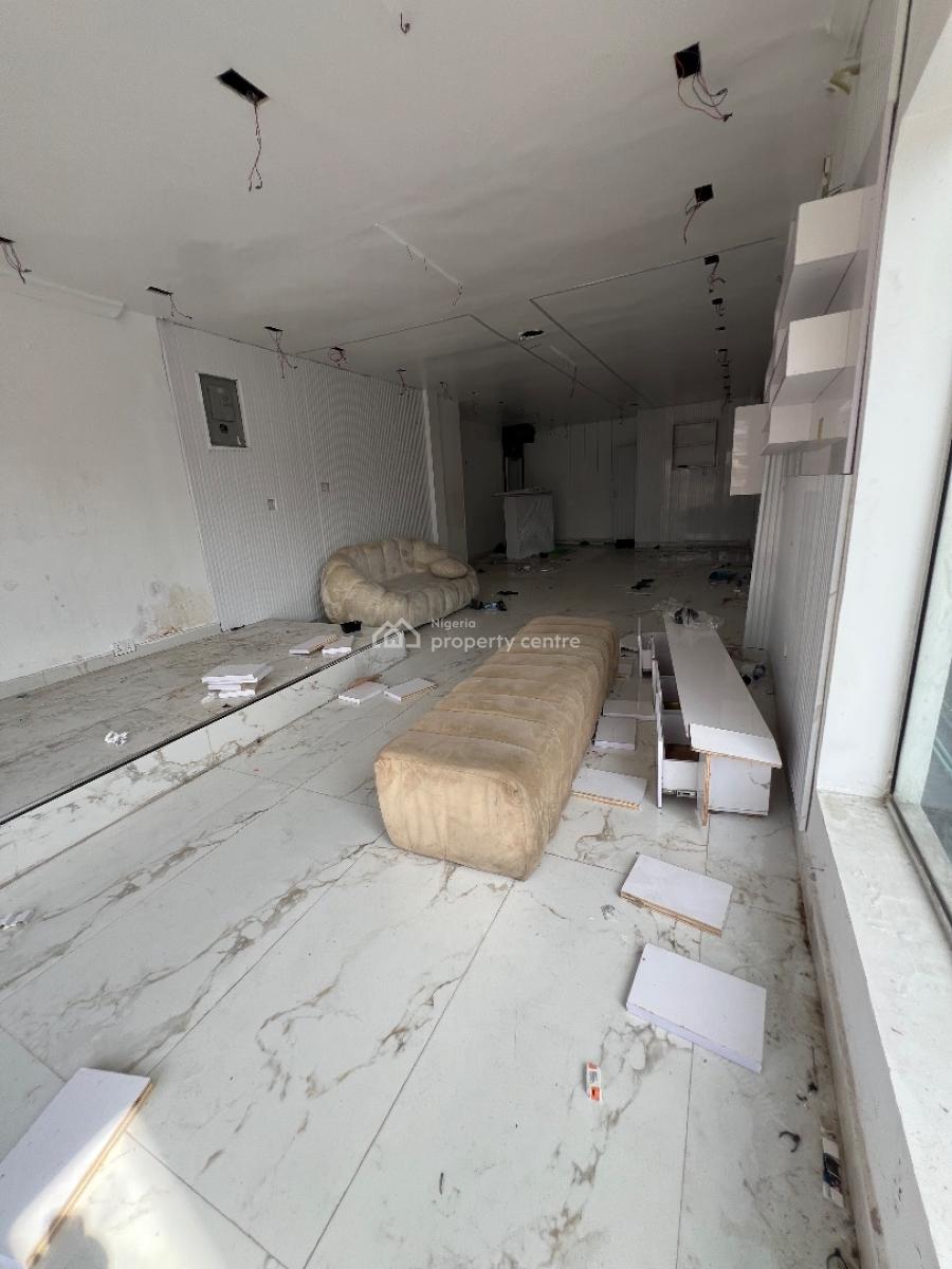 a Very Spacious Shop Upstairs at Lekki Phase 1, Lekki Phase 1 Lekki Lagos, Lekki Phase 1, Lekki, Lagos, Shop for Rent