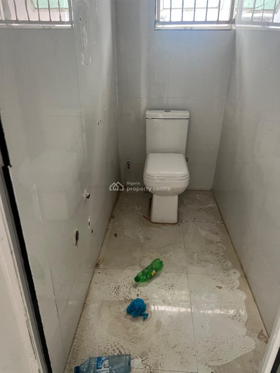 a Very Spacious Shop Upstairs at Lekki Phase 1, Lekki Phase 1 Lekki Lagos, Lekki Phase 1, Lekki, Lagos, Shop for Rent