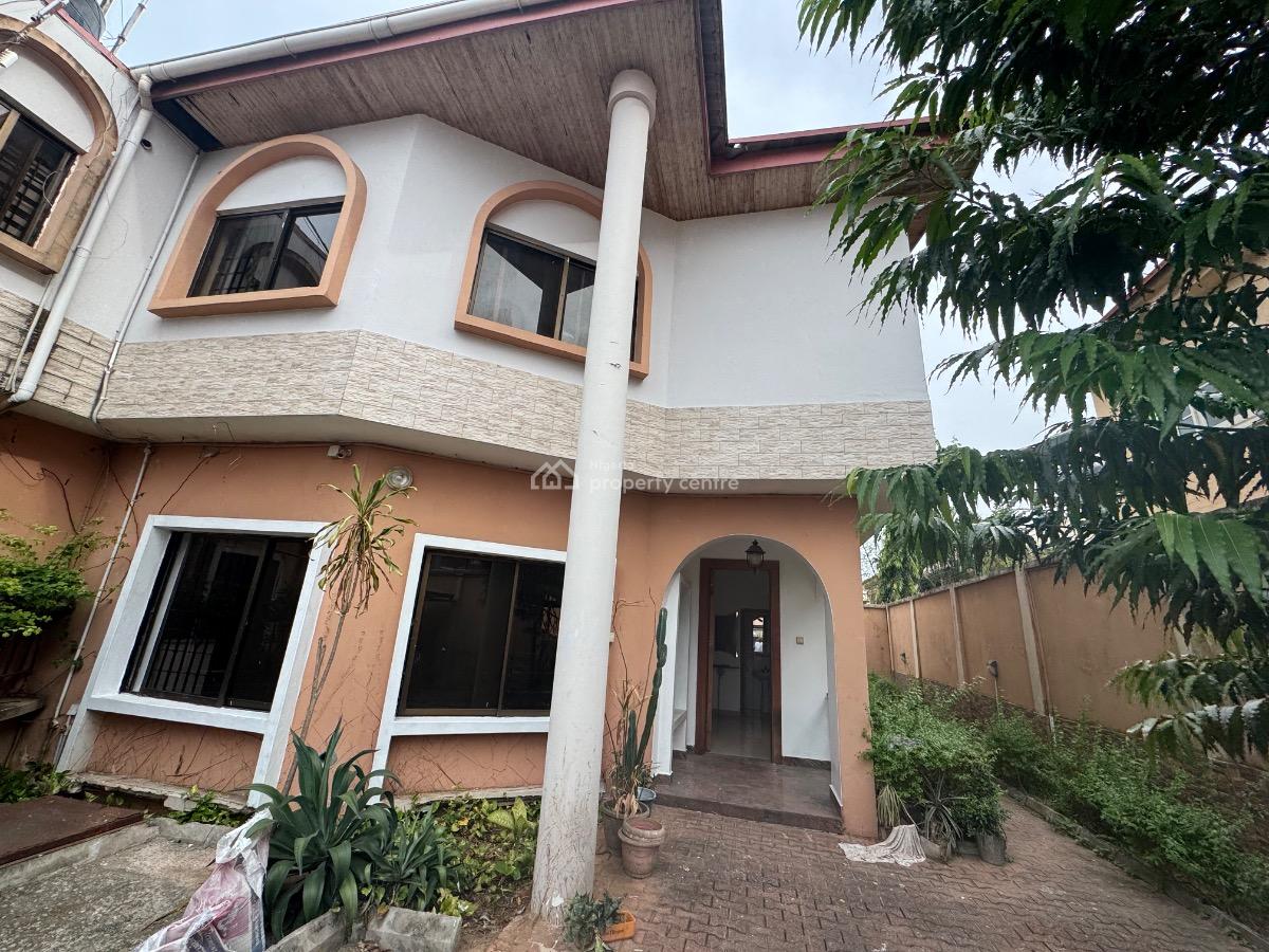 a 4 Bedroom Semi Detached Duplex with a Bq in Lekki 1, Lekki Phase 1., Lekki Phase 1, Lekki, Lagos, Semi-detached Duplex for Rent