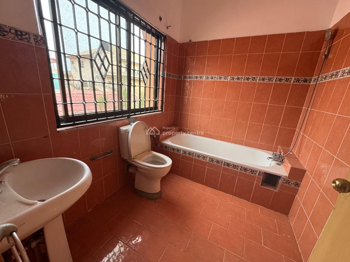 a 4 Bedroom Semi Detached Duplex with a Bq in Lekki 1, Lekki Phase 1., Lekki Phase 1, Lekki, Lagos, Semi-detached Duplex for Rent