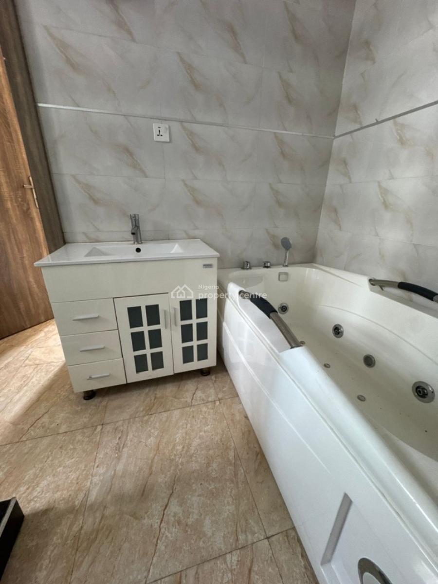 Lovely &spacious 5bedroom Fully Detached Duplex with 2bqs, Orchid Road, Lekki, Lagos, Detached Duplex for Rent