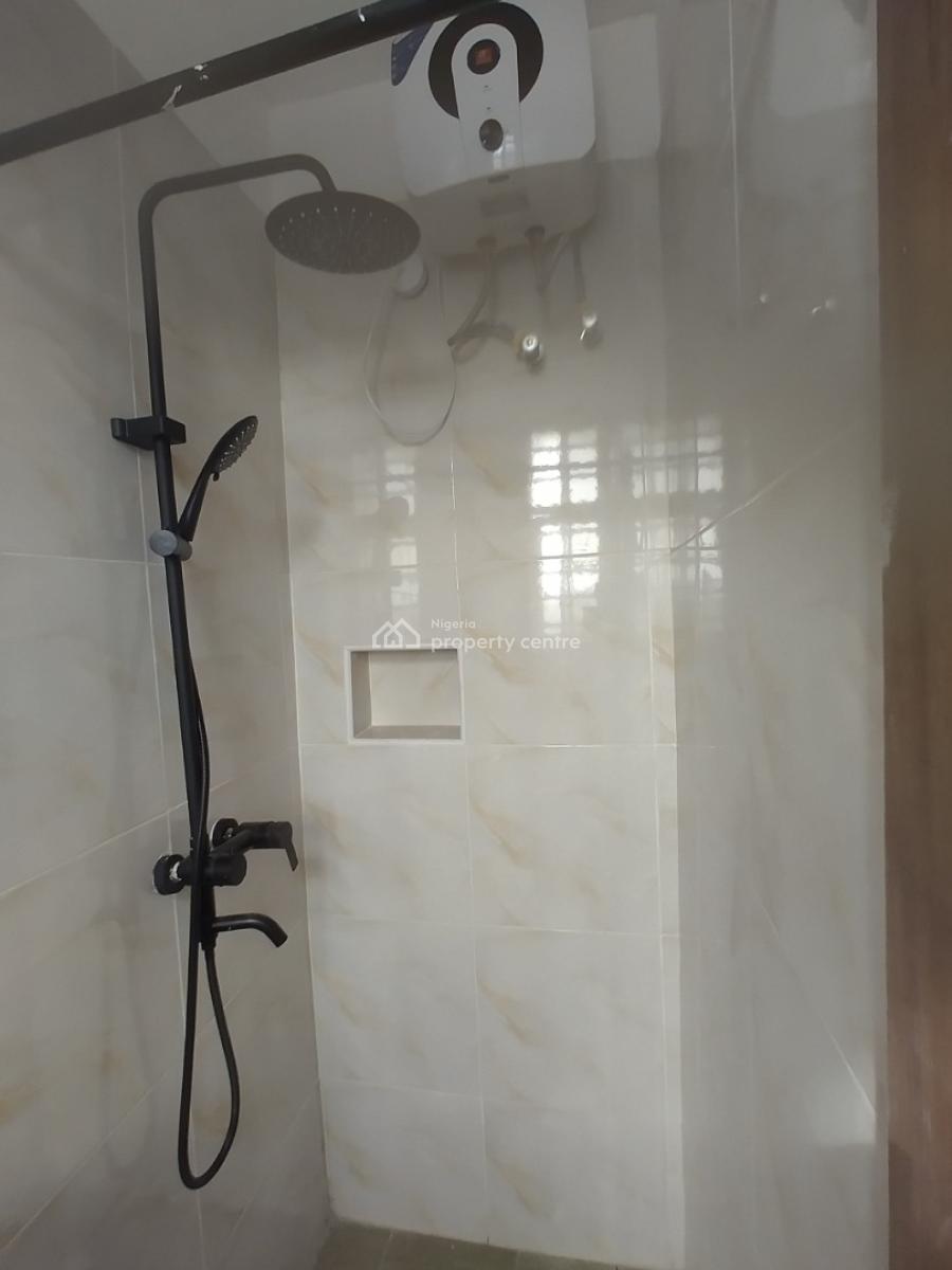 Luxury New 3 Bedroom Upstairs Apartment, Orchid Road, Lekki, Lagos, Flat / Apartment for Rent