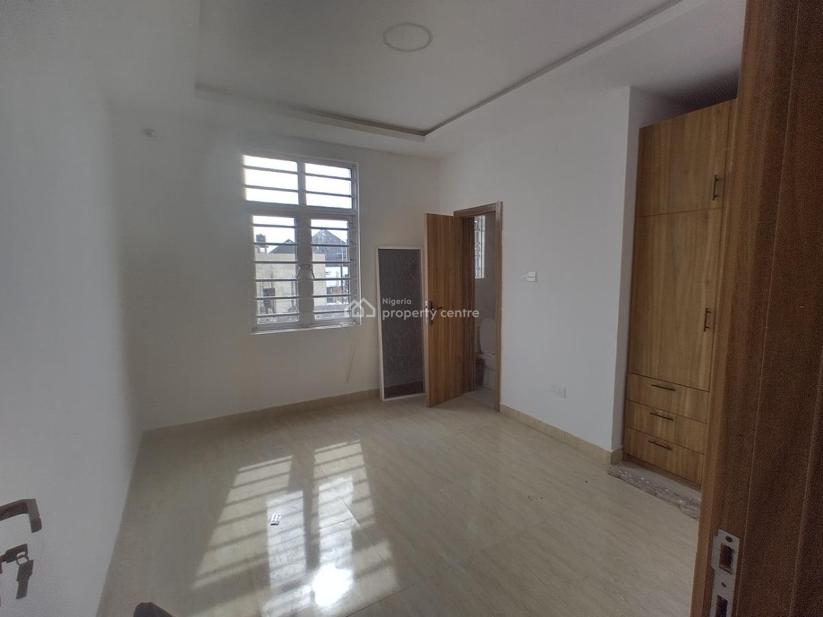 Luxury New 3 Bedroom Upstairs Apartment, Orchid Road, Lekki, Lagos, Flat / Apartment for Rent