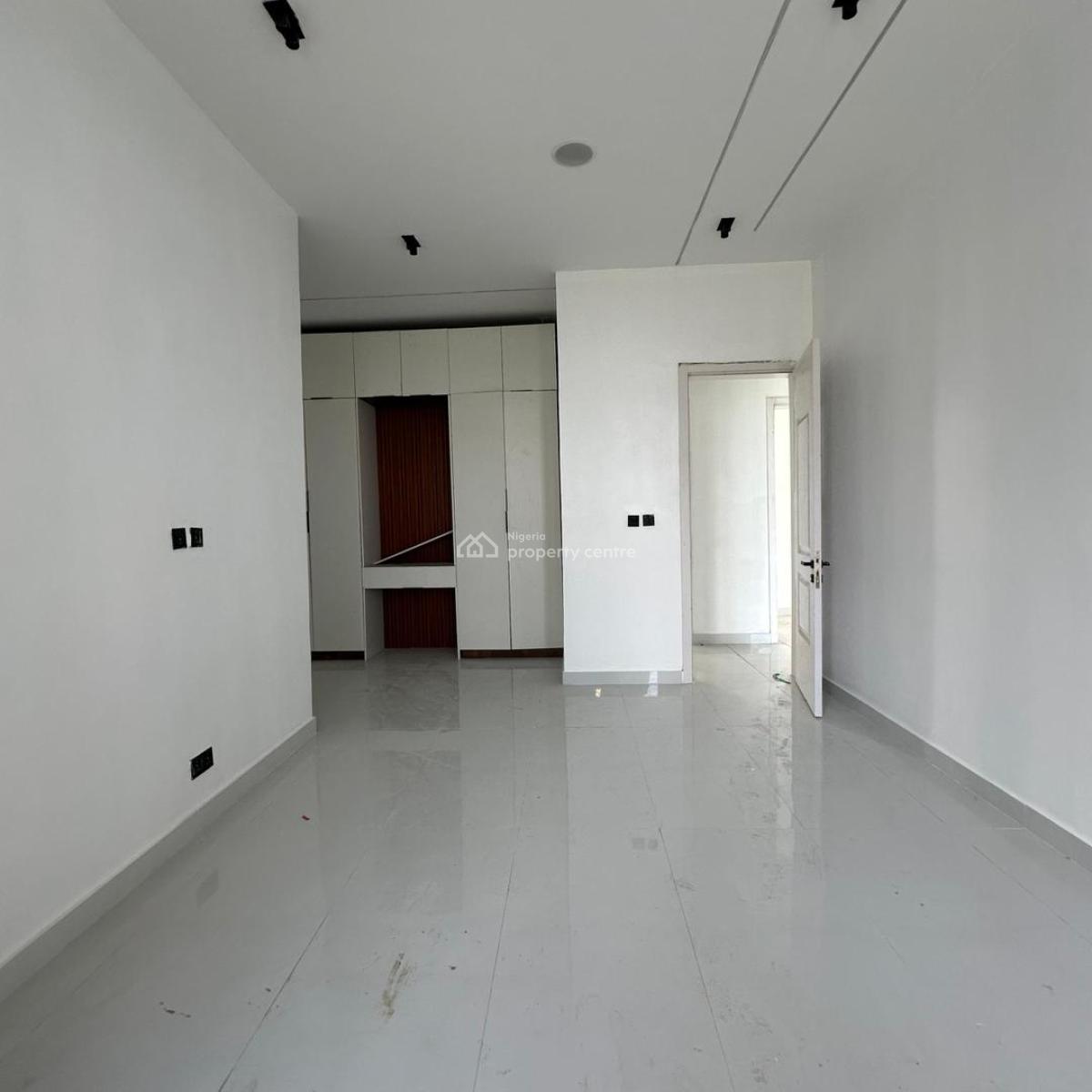 Amazing 5bedroom Terrace Duplex Self Compound with a Bq, Lekki Phase 1, Lekki, Lagos, Terraced Duplex for Sale