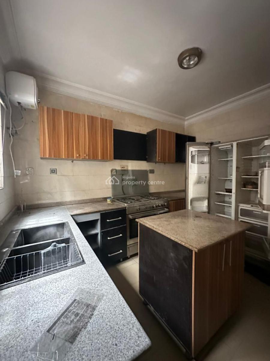 𝐖𝐄𝐋𝐋 𝐌𝐀𝐈𝐍𝐓𝐀𝐈𝐍𝐄𝐃 3 𝐁𝐄𝐃𝐑𝐎𝐎𝐌 𝐓𝐄𝐑𝐑𝐀𝐂𝐄𝐃 𝐃𝐔𝐏, Ikota, Lekki, Ikota, Lekki, Lagos, Terraced Duplex for Rent