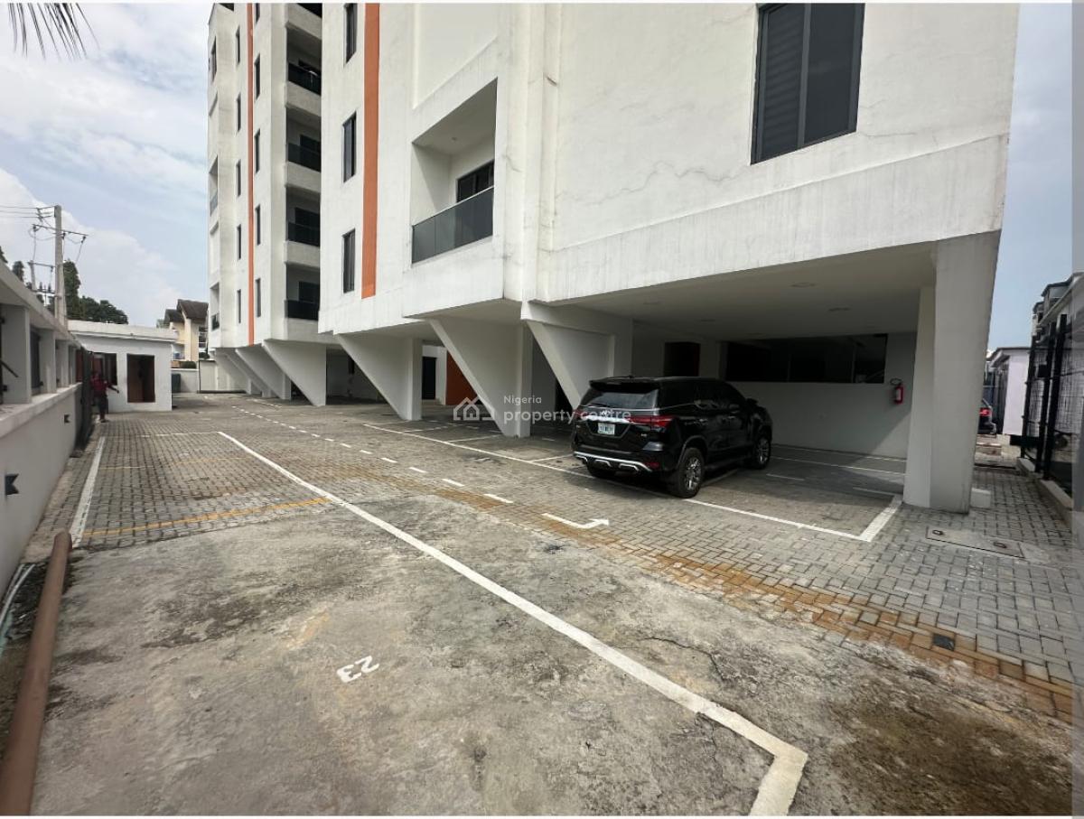 Excellent 4 Bedroom Maisonette with a Bq, Lekki Phase 1, Lekki, Lagos, Flat / Apartment for Sale