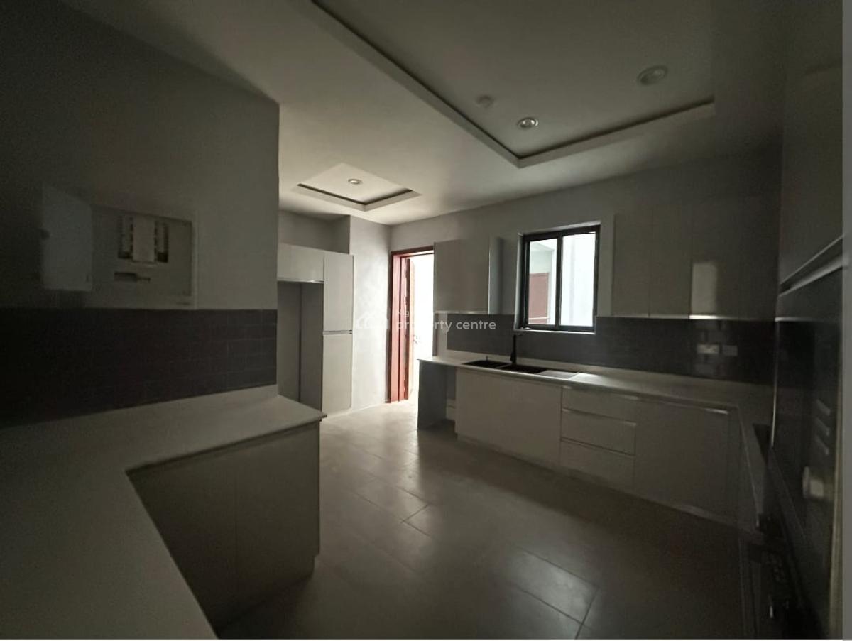 Excellent 4 Bedroom Maisonette with a Bq, Lekki Phase 1, Lekki, Lagos, Flat / Apartment for Sale