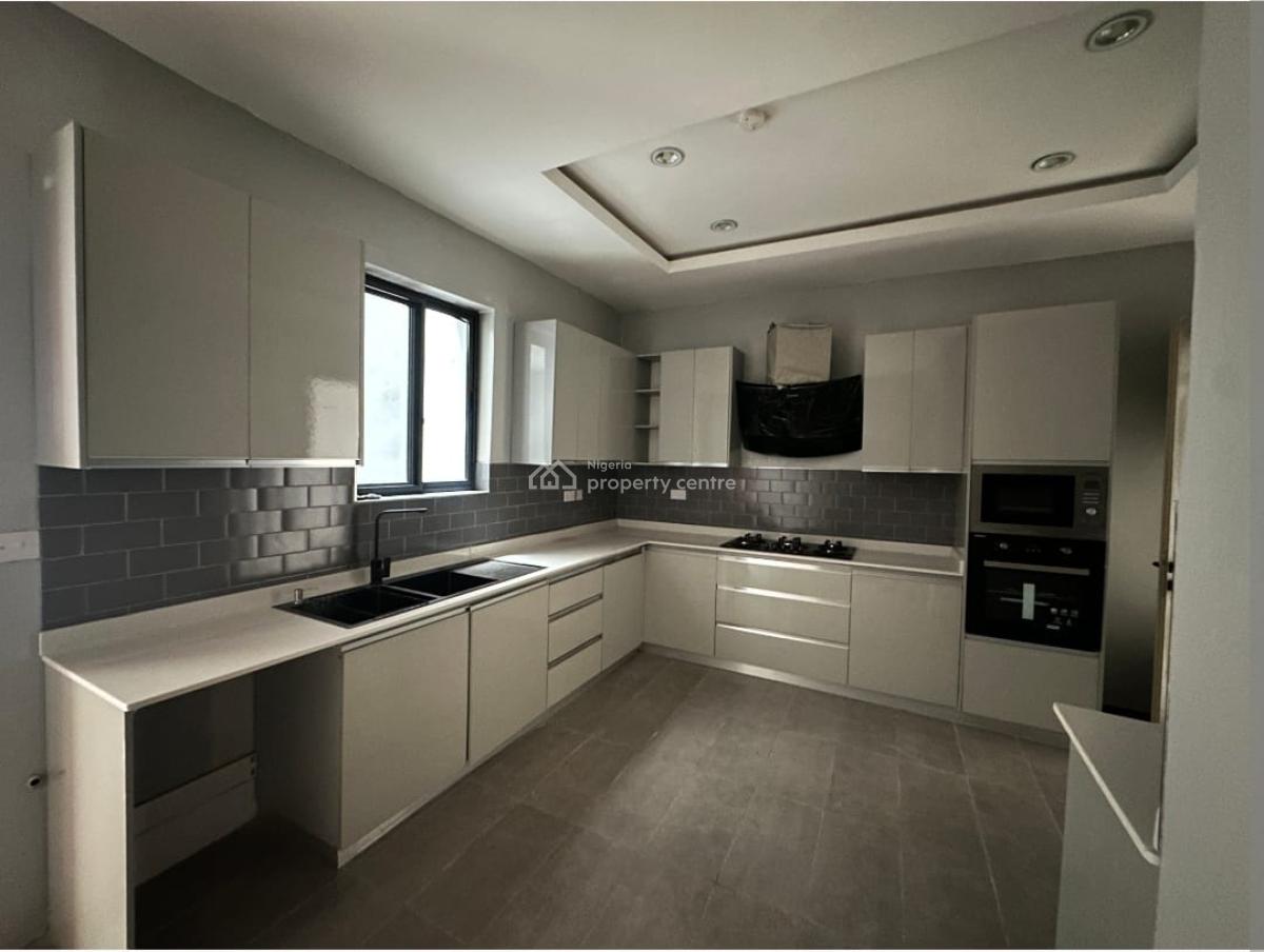 Excellent 4 Bedroom Maisonette with a Bq, Lekki Phase 1, Lekki, Lagos, Flat / Apartment for Sale