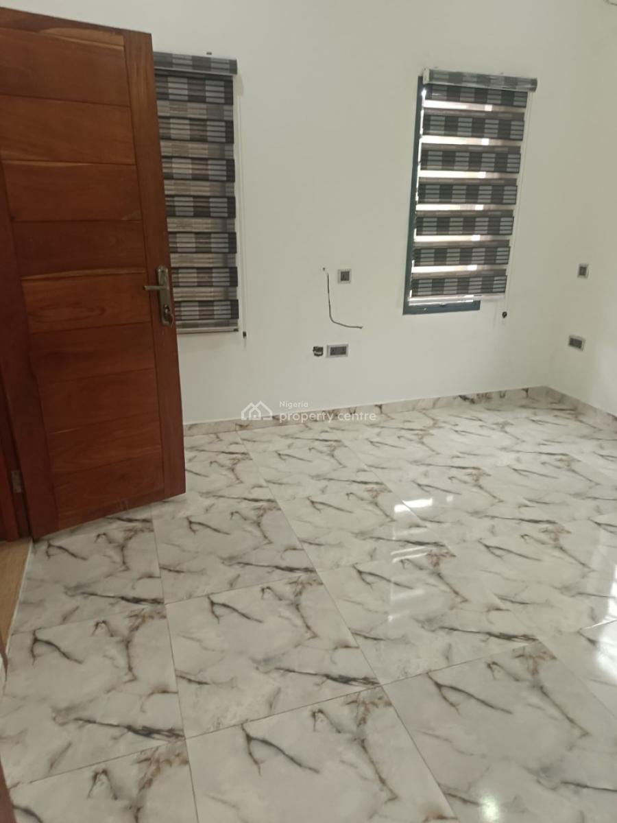 Luxury 5-bedroom Semi-detached House with a Room Bq, Gra Phase 2, Magodo, Lagos, Semi-detached Duplex for Rent