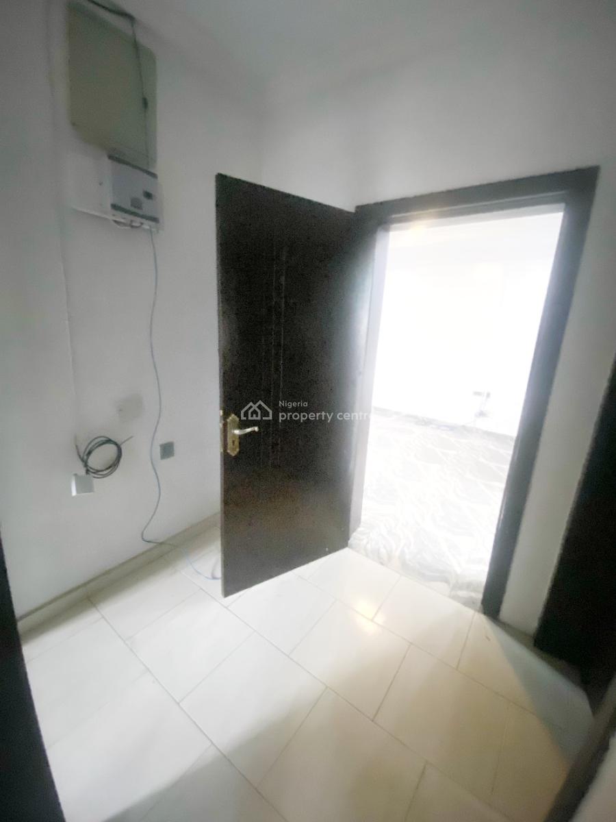 a Well Maintained Spacious 2 Bedroom Flat, Gra Phase 1, Magodo, Lagos, Flat / Apartment for Rent