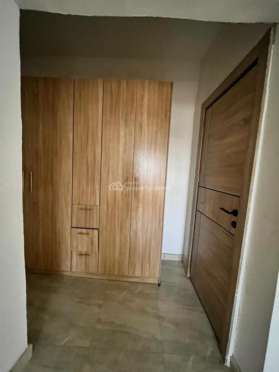 Clean 3 Bedroom Flat Apartment, Nura Apartments,off Freedom Way, Ikate Area, Lekki Phase 1, Lekki, Lagos, Flat / Apartment for Sale