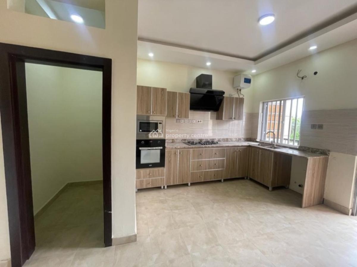 3 Bedroom Ensuite Flat with an Anteroom, Big Living Room Area, Dining, Lekki Phase 1, Lekki, Lagos, Flat / Apartment for Rent