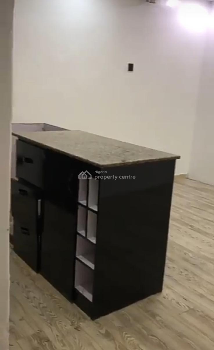 Spacious and Serviced Upstairs Mini Flat { Video}, Lekki Phase 1, Lekki, Lagos, Mini Flat (room and Parlour) for Rent