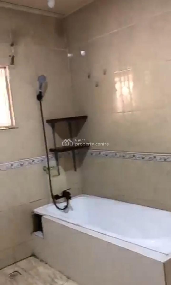 Spacious and Serviced Upstairs Mini Flat { Video}, Lekki Phase 1, Lekki, Lagos, Mini Flat (room and Parlour) for Rent