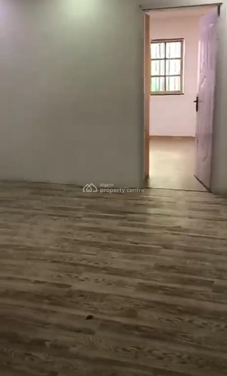 Spacious and Serviced Upstairs Mini Flat { Video}, Lekki Phase 1, Lekki, Lagos, Mini Flat (room and Parlour) for Rent