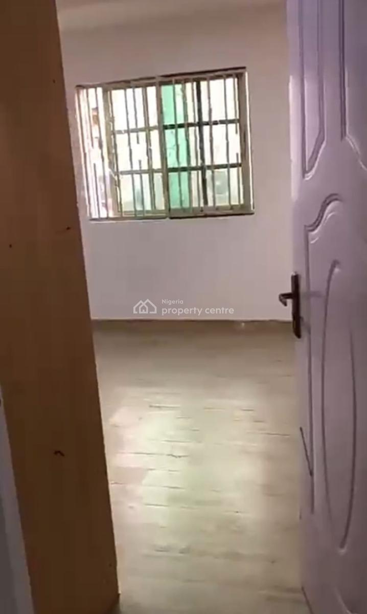 Spacious and Serviced Upstairs Mini Flat { Video}, Lekki Phase 1, Lekki, Lagos, Mini Flat (room and Parlour) for Rent