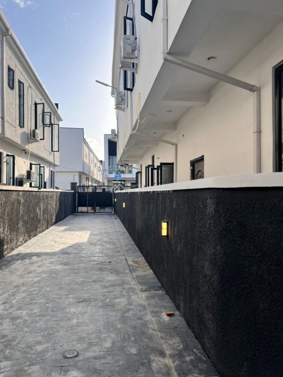 Studio Apartment, Ikota, Lekki, Lagos, Self Contain (single Rooms) for Rent