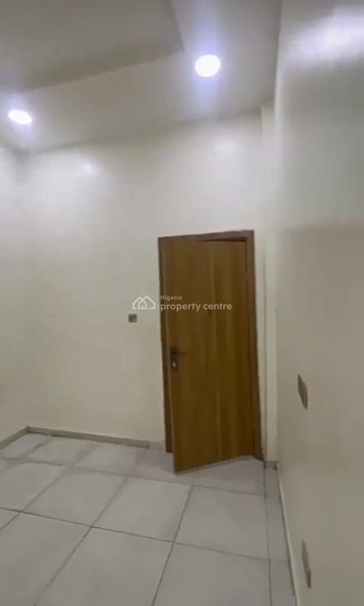 Downstairs Bedroom Inside a Shared Duplex, Emcel Garden Estate Orchid Road, Lekki, Lagos, Self Contain (single Rooms) for Rent