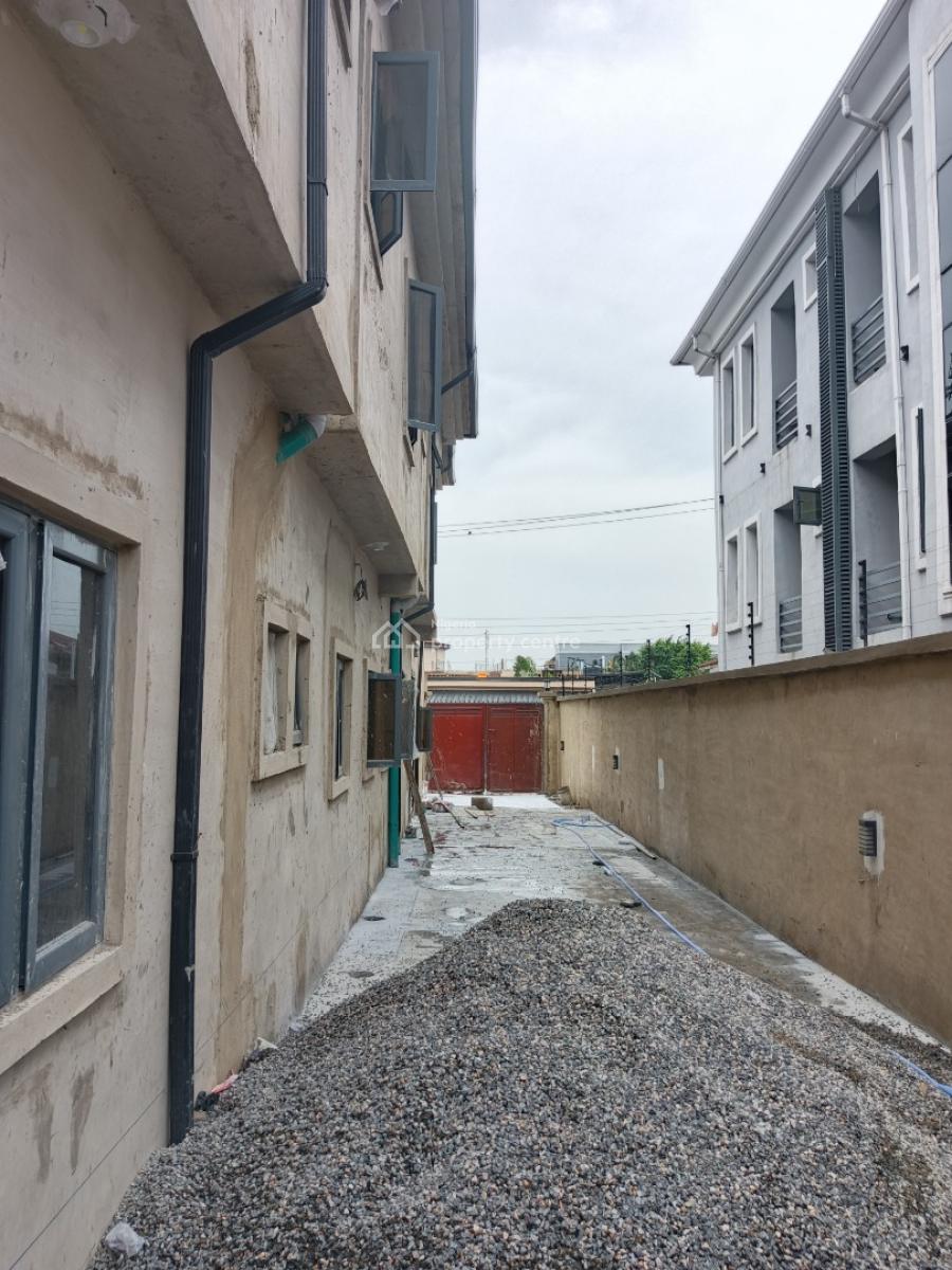 Executive, Luxury and Excellently Built  Brand New 2 Bedroom All Ensuite, Just  By Bishop Street, Surulere, Lagos, Flat / Apartment for Rent