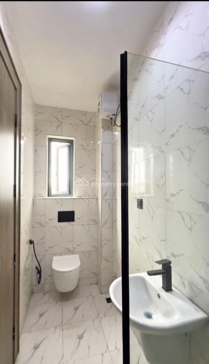 Luxurious 2 Bedroom Apartment, Lekki Phase 1, Lekki, Lagos, Flat / Apartment for Sale