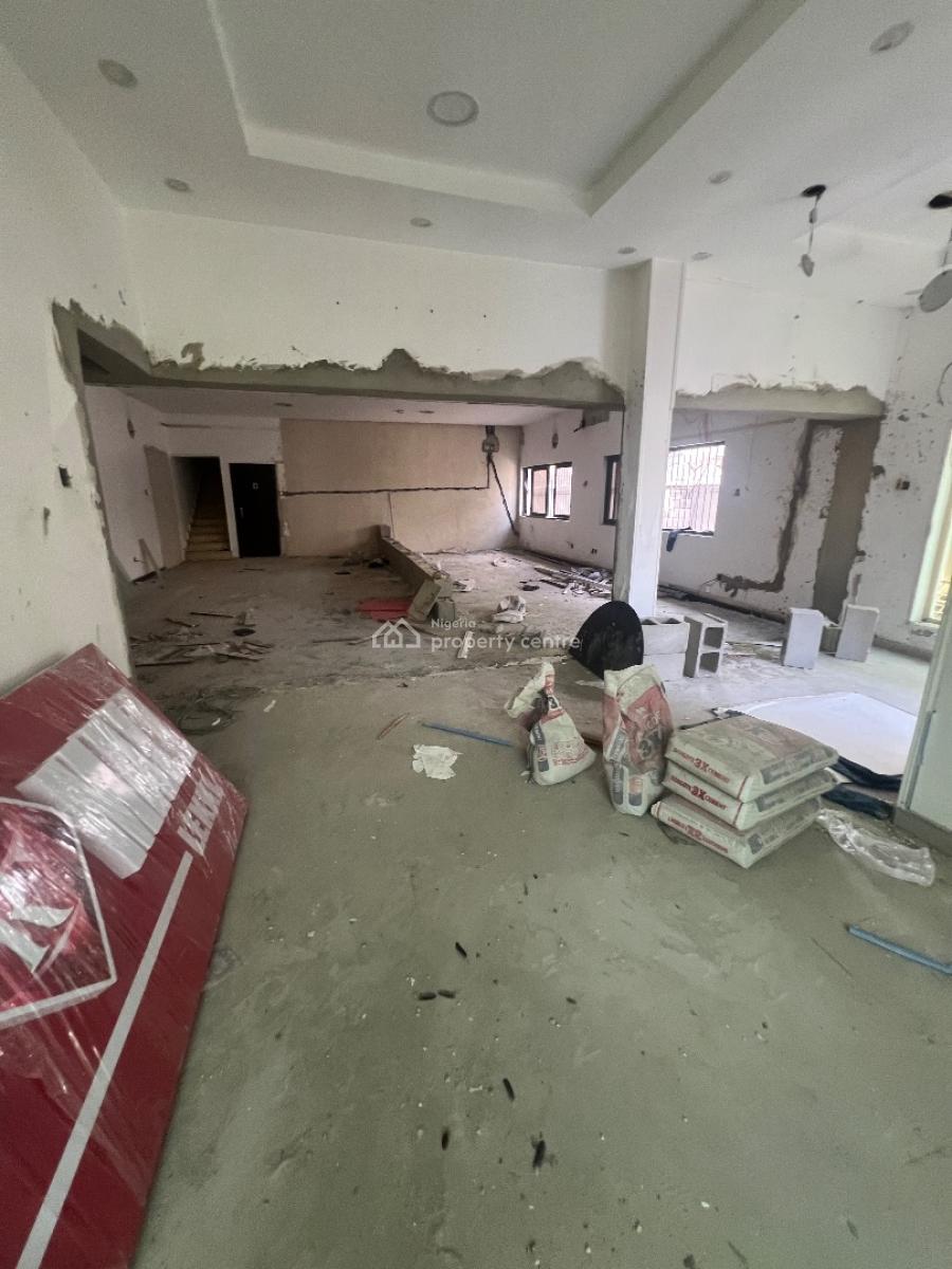 130sqm Open Plan Good for Restaurant, Lekki Phase 1, Lekki, Lagos, Restaurant / Bar for Rent