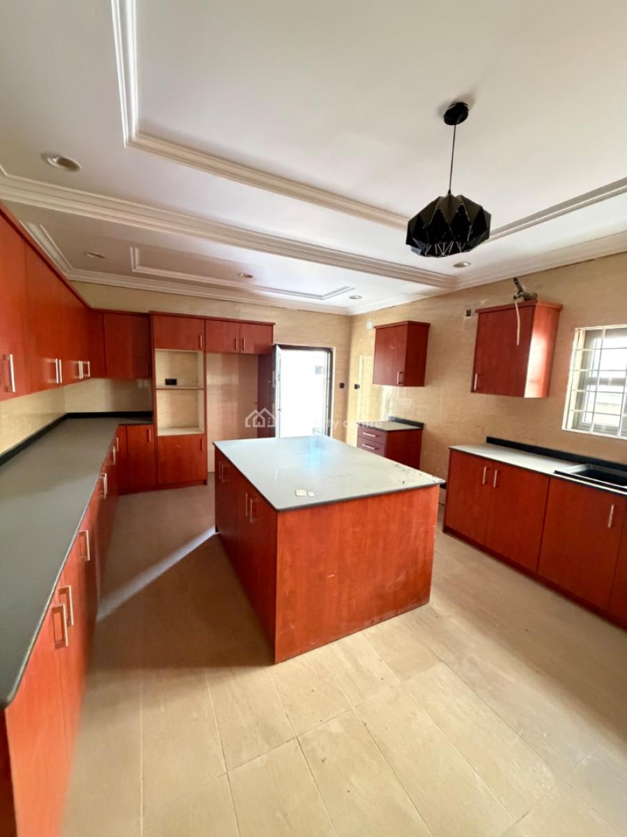 6 Bedroom Fully Detached House with Ample Space, Carlton Gate Estate Chevron, Lekki, Lagos, Detached Duplex for Sale