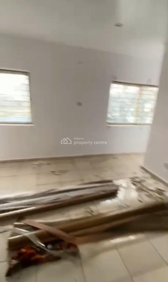 3 Bedroom Semi Detached Duplex, Two Big Rooms with Small Visitors Room, Oyadiran Estate, Karimu Ikotun, Sabo, Yaba, Lagos, Semi-detached Duplex for Rent