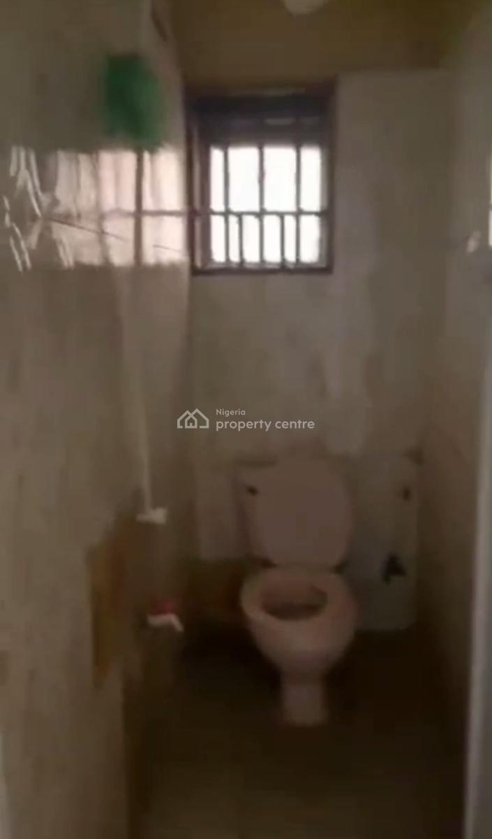 Spacious Standard Executive 3 Bedroom Apartment, Alagomeji, Yaba, Lagos, Flat / Apartment for Rent