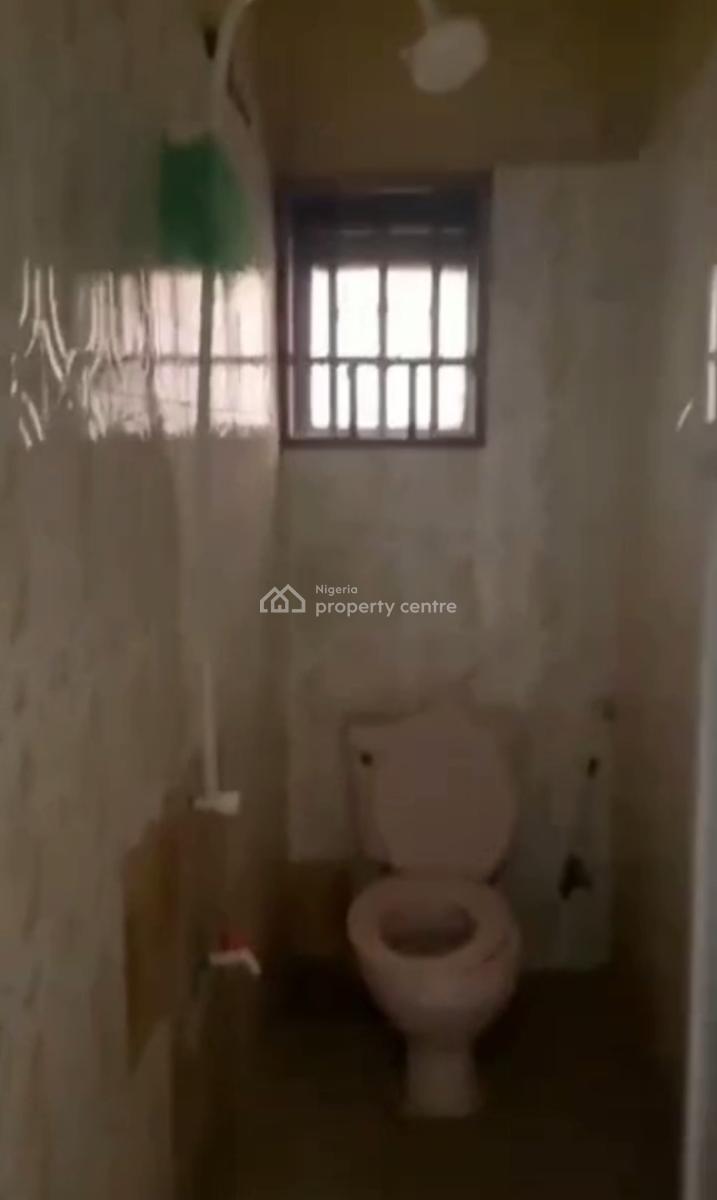 Spacious Standard Executive 3 Bedroom Apartment, Alagomeji, Yaba, Lagos, Flat / Apartment for Rent