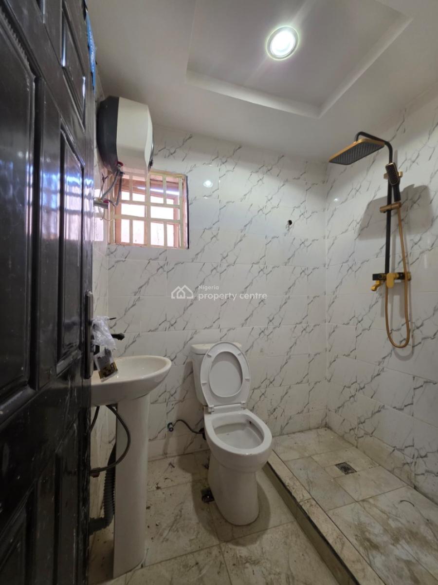 4-bedroom Semi-detached Duplex with 1 Room Domestic Staff Quarters an, By Sunnyvale Estate, Dakwo, Abuja, Semi-detached Duplex for Rent