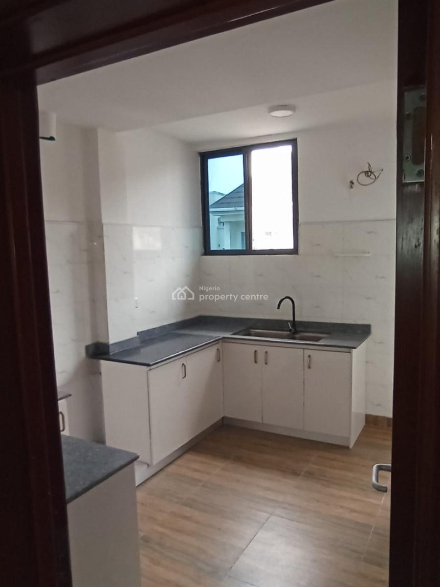 Elegant Spacious 3 Bedroom Apartment  with Bq in a Secure Estate, Lekki Phase 1, Lekki, Lagos, Flat / Apartment for Sale