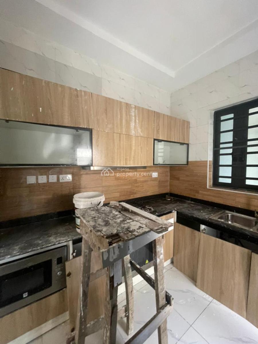 Luxury 2 Bedroom Apartment Upstairs, Ologolo, Lekki, Lagos, Flat / Apartment for Rent