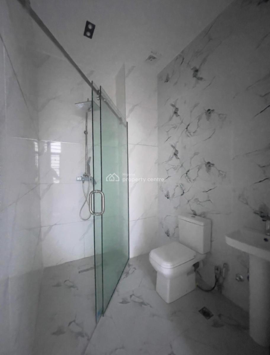 Gorgeous 2 Bedroom Apartment Suitable for Investment, Ologolo, Lekki, Lagos, Flat / Apartment for Sale