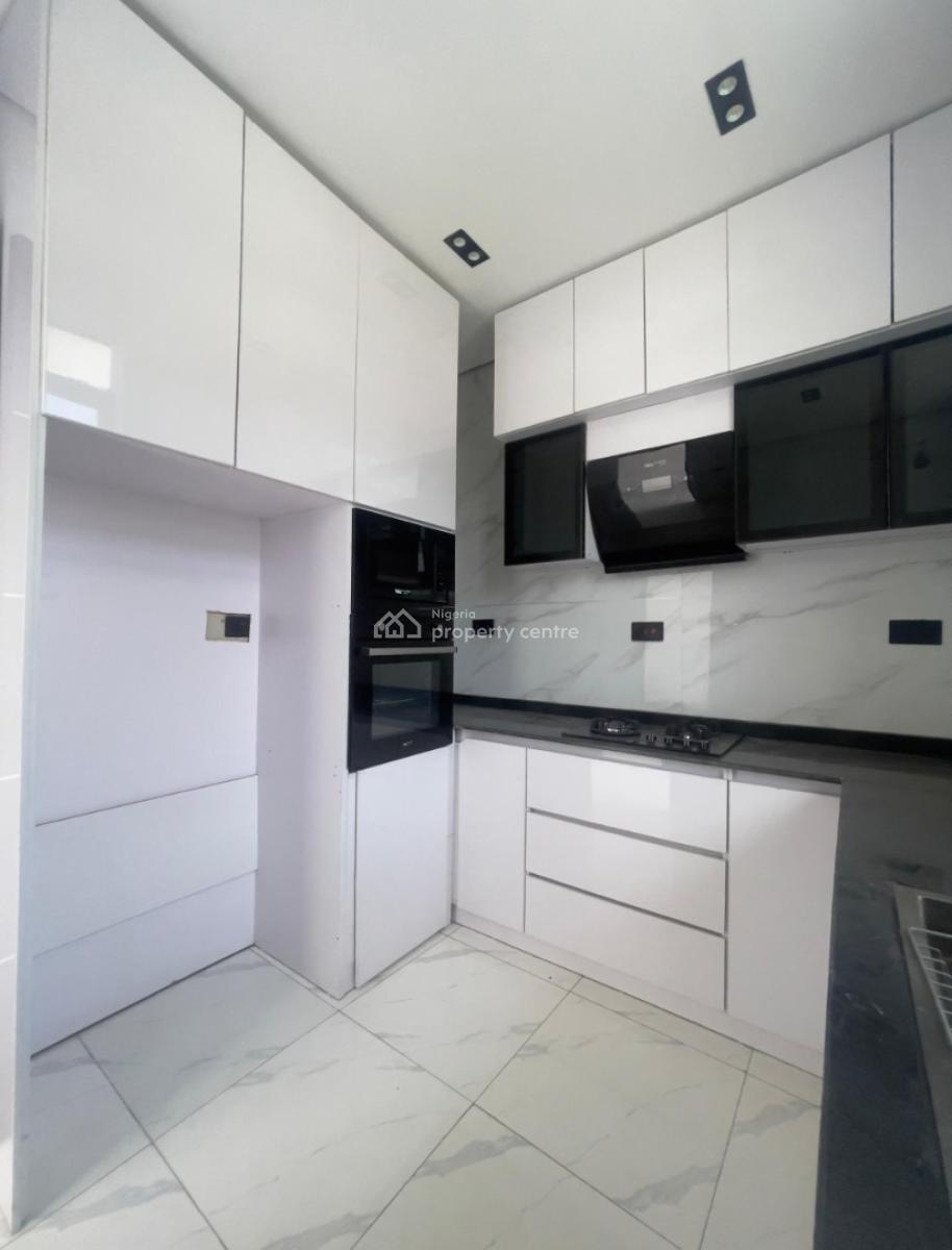 Gorgeous 2 Bedroom Apartment Suitable for Investment, Ologolo, Lekki, Lagos, Flat / Apartment for Sale