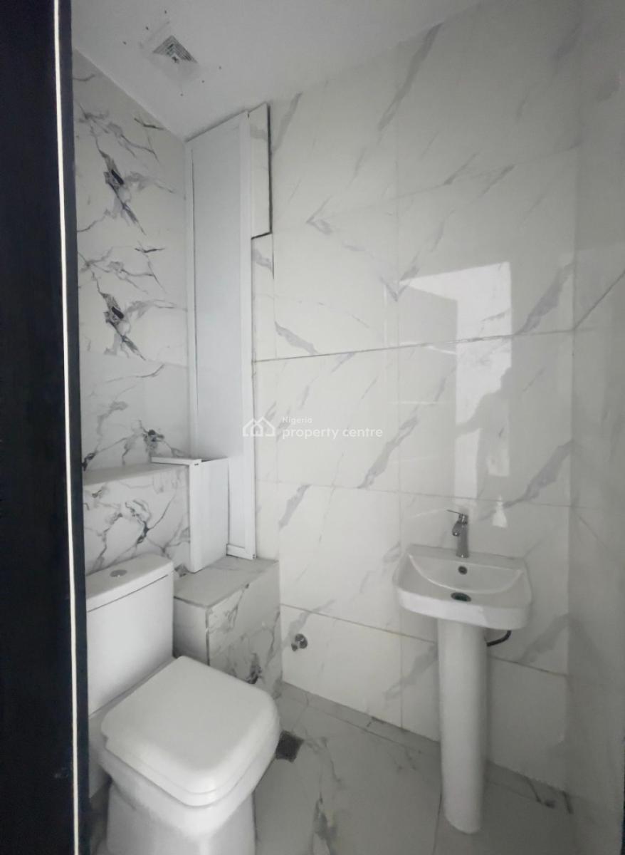 Gorgeous 2 Bedroom Apartment Suitable for Investment, Ologolo, Lekki, Lagos, Flat / Apartment for Sale