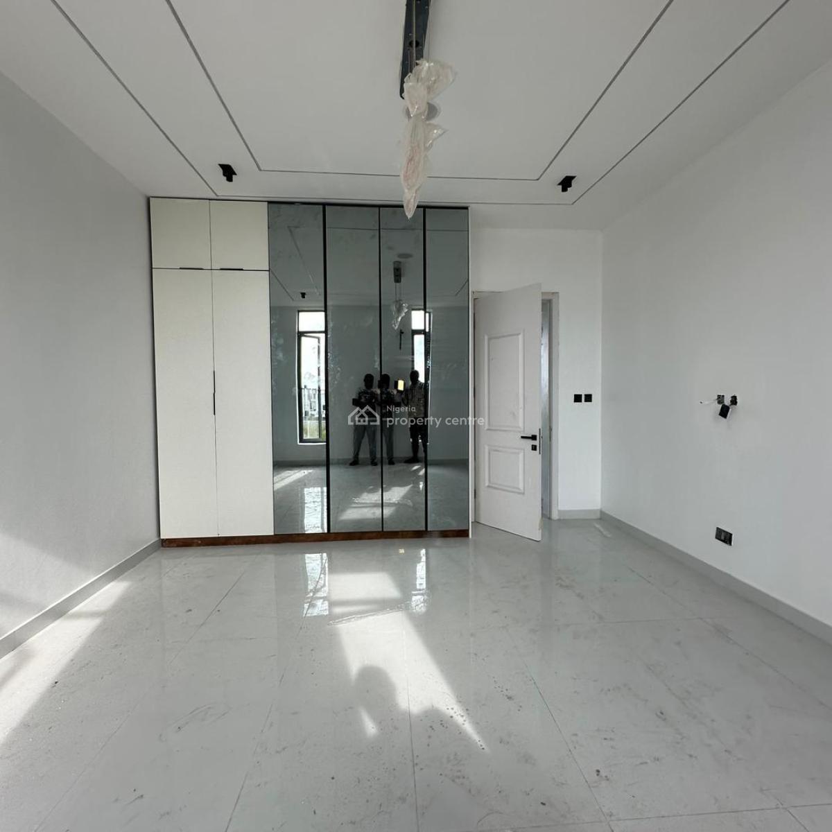 Luxurious 5 Bedroom Self- Compound Terrace Duplex with Bq, Lekki Phase 1, Lekki, Lagos, Terraced Duplex for Sale