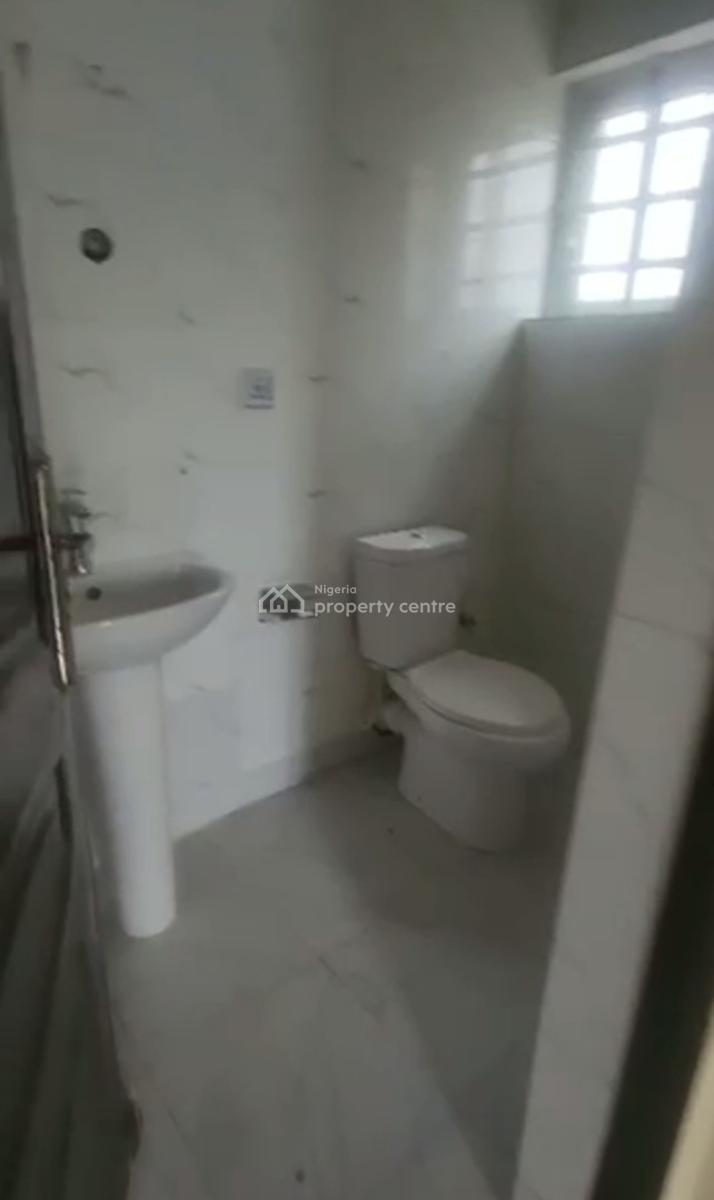 a Relatively New Pent Floor 3 Bedroom Apartment, Off, Adeniran Ogunsanya, Surulere, Lagos, Flat / Apartment for Rent