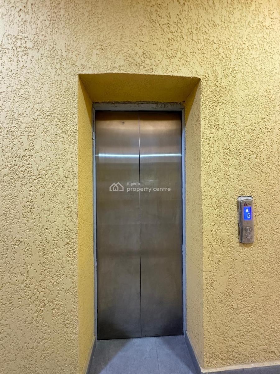 Spacious 2 Bedroom Apartment, Lekki Phase 1, Lekki, Lagos, Flat / Apartment for Sale