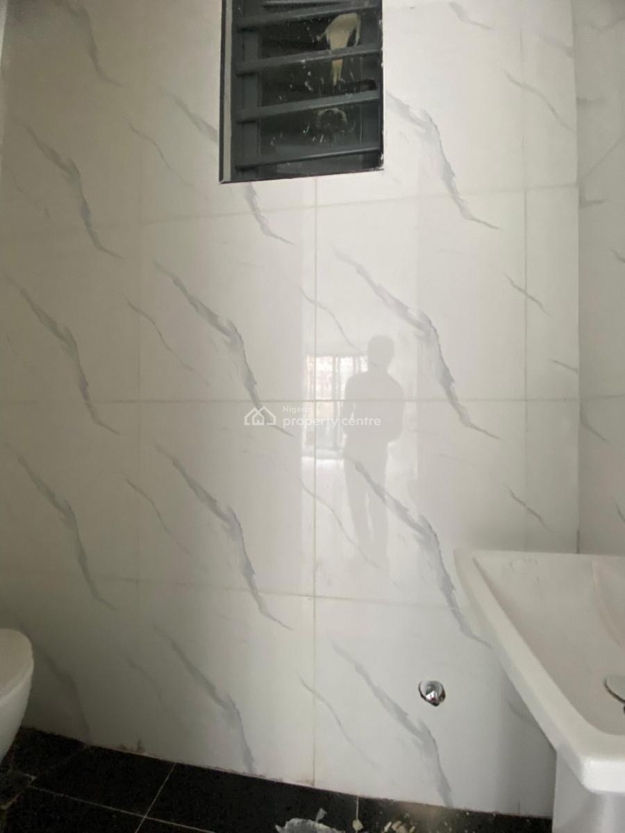 3 Bedrooms Apartment with Bq, Freedom Way, Lekki, Lagos, Flat / Apartment for Sale