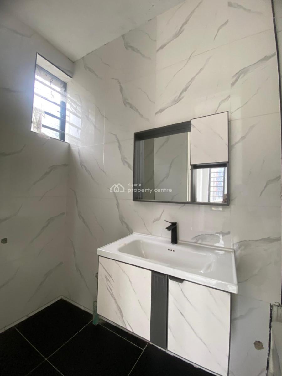 3 Bedrooms Apartment with Bq, Freedom Way, Lekki, Lagos, Flat / Apartment for Sale