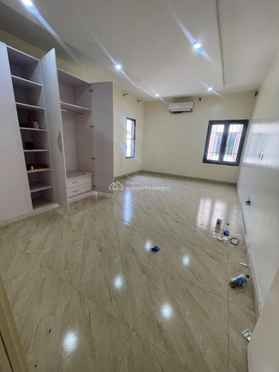 3 Bedroom with Bq and Swimming Pool, By Marua Right Handside, Lekki Phase 1, Lekki, Lagos, Flat / Apartment for Rent